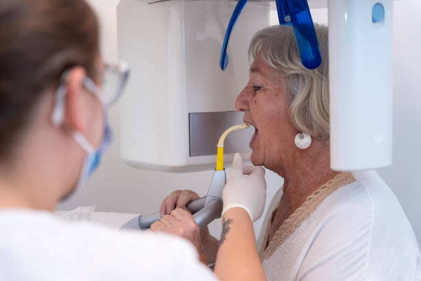 Best Cracked Tooth Emergency Dentist  in Brookdale, CA